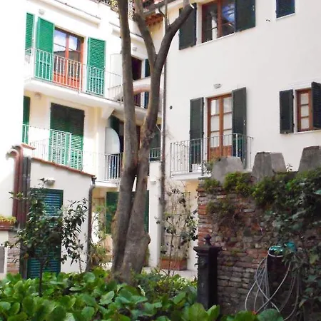 Hotel apartamentowy Domus 4*