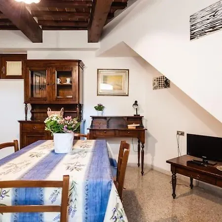 Domus Hotel apartamentowy 4*