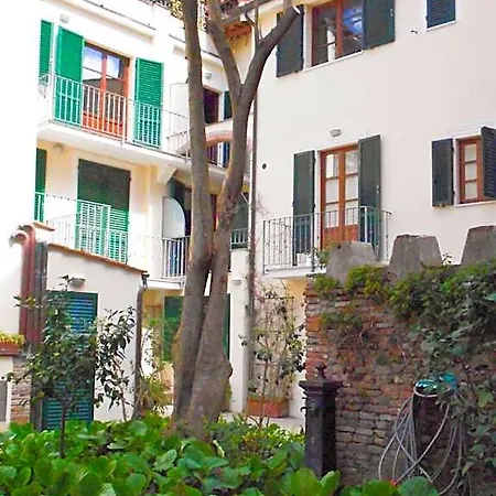 Aparthotel Domus 4*