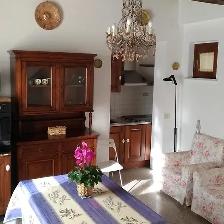 Domus Ξενοδοχείο με διαμερίσματα *
